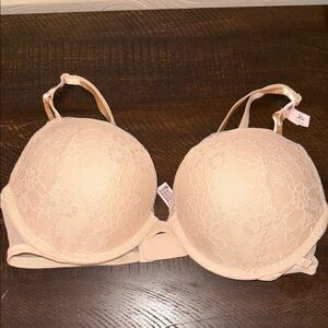 Victoria's Secret Cream Bra Lightly Padded Underwire